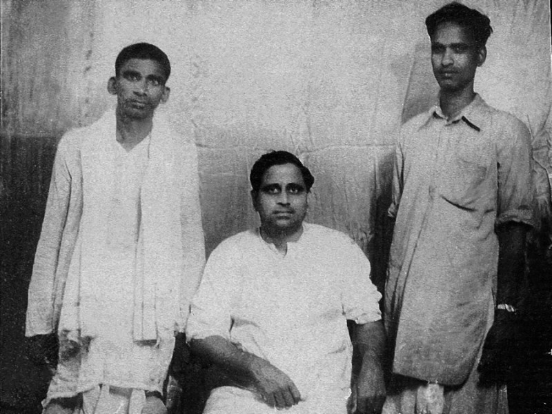 Family - Ghantasala With His Elder Brother AadiNarayana Sastry And Friend Surya Rao(right).